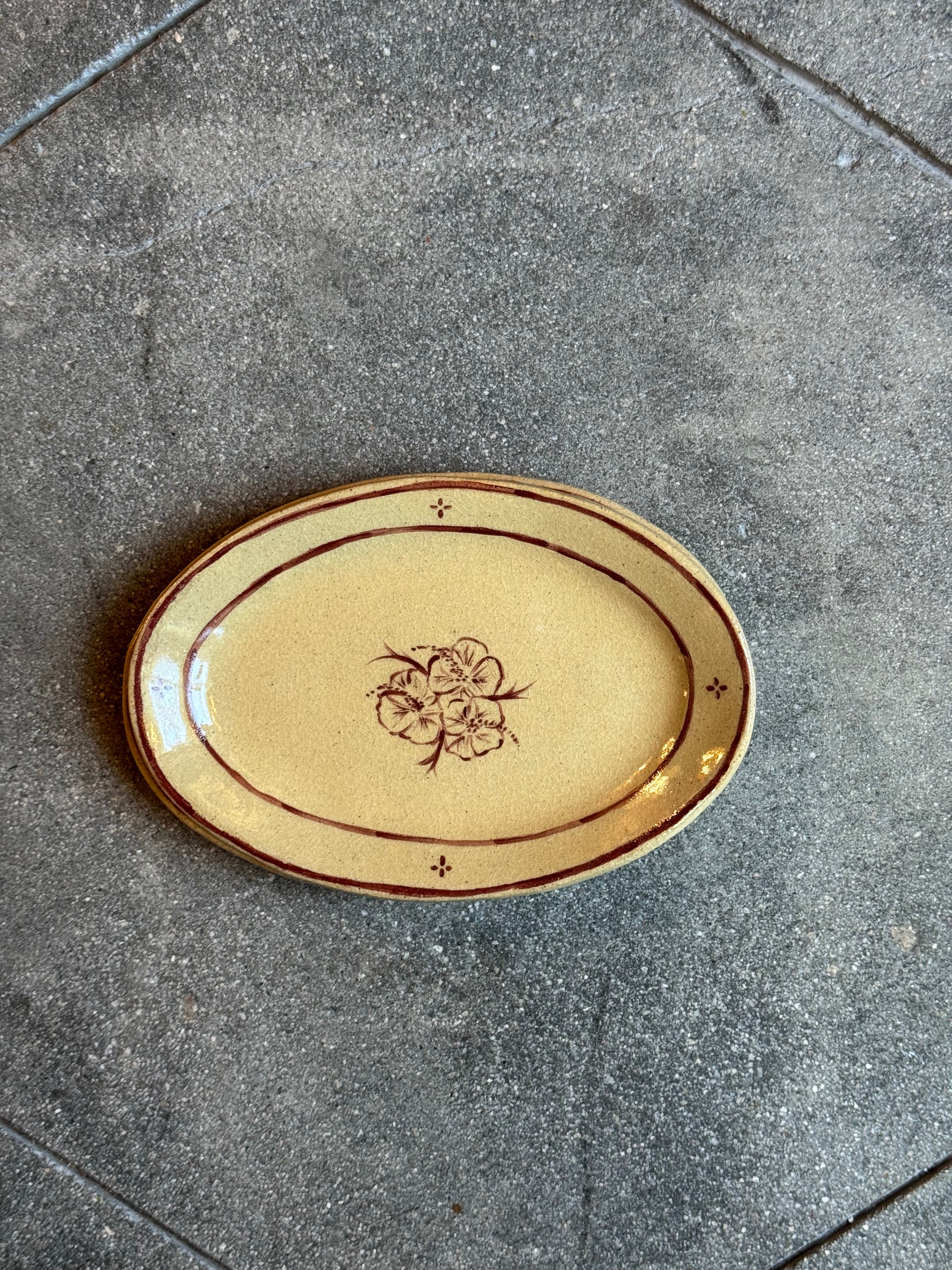 Garnet Bouquet - Oval Coupe