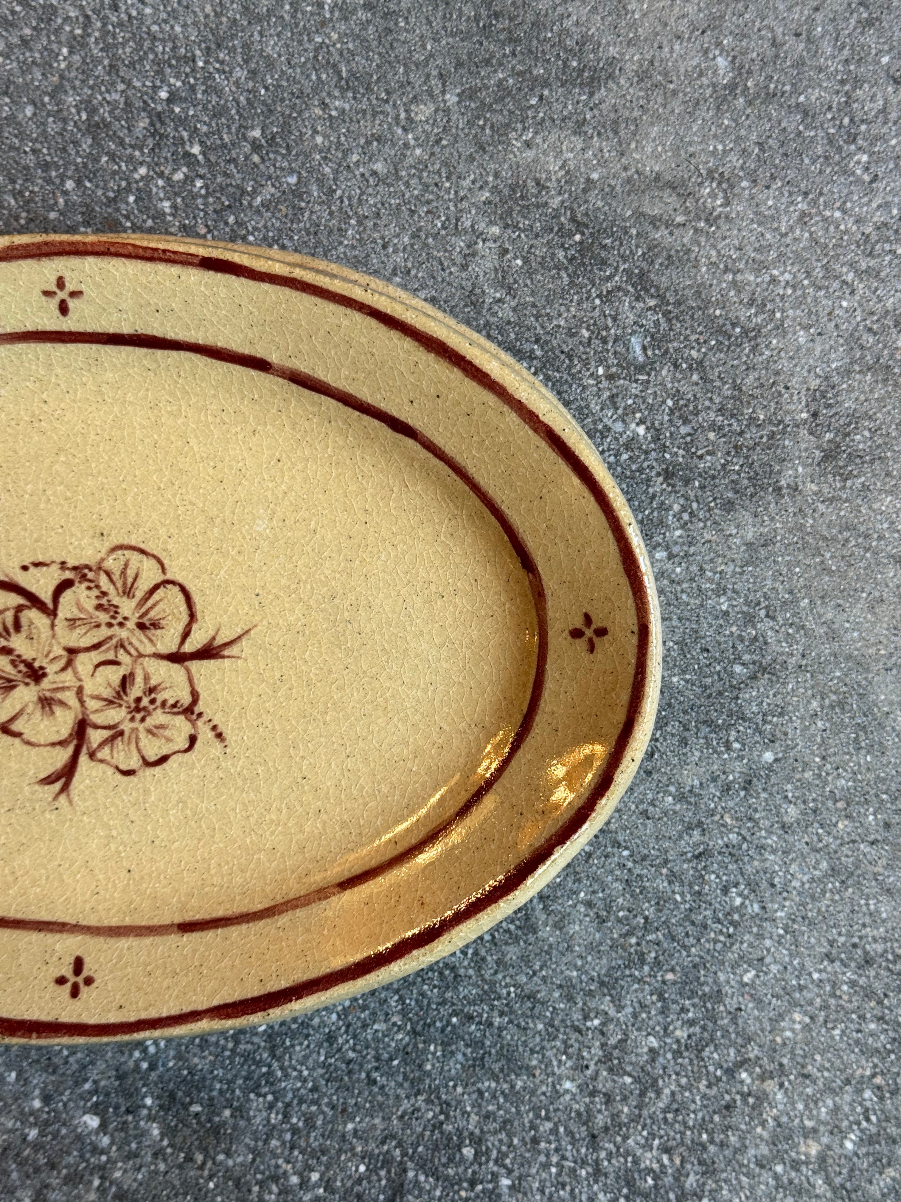 Garnet Bouquet - Oval Coupe