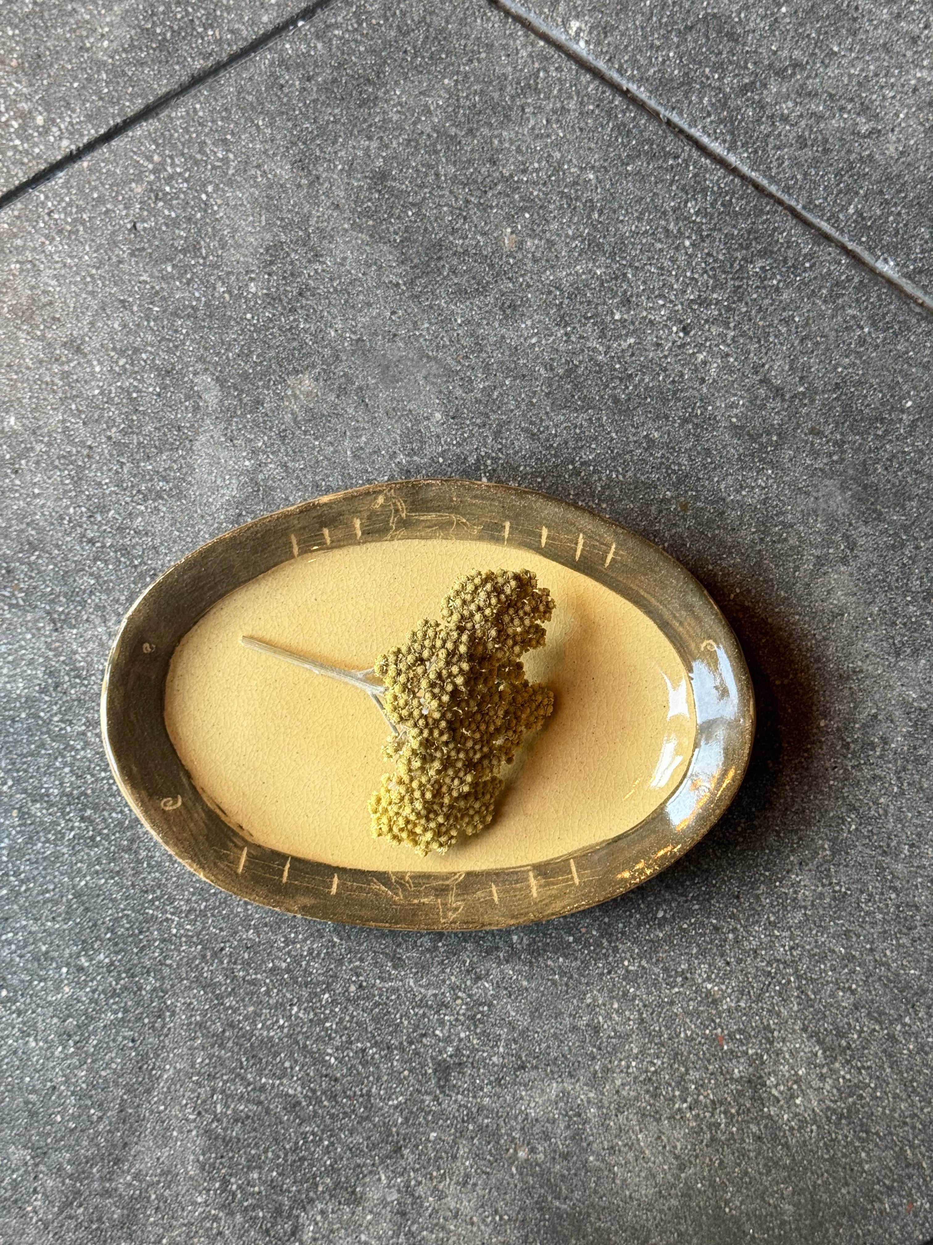 Fence Post Horse - Oval Coupe